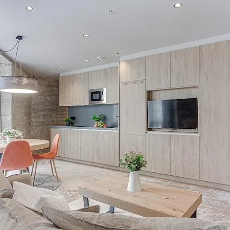 Metropolitan Boutique Apartment