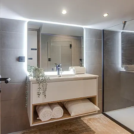 Metropolitan Boutique *