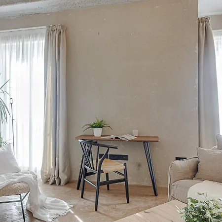 Metropolitan Boutique *